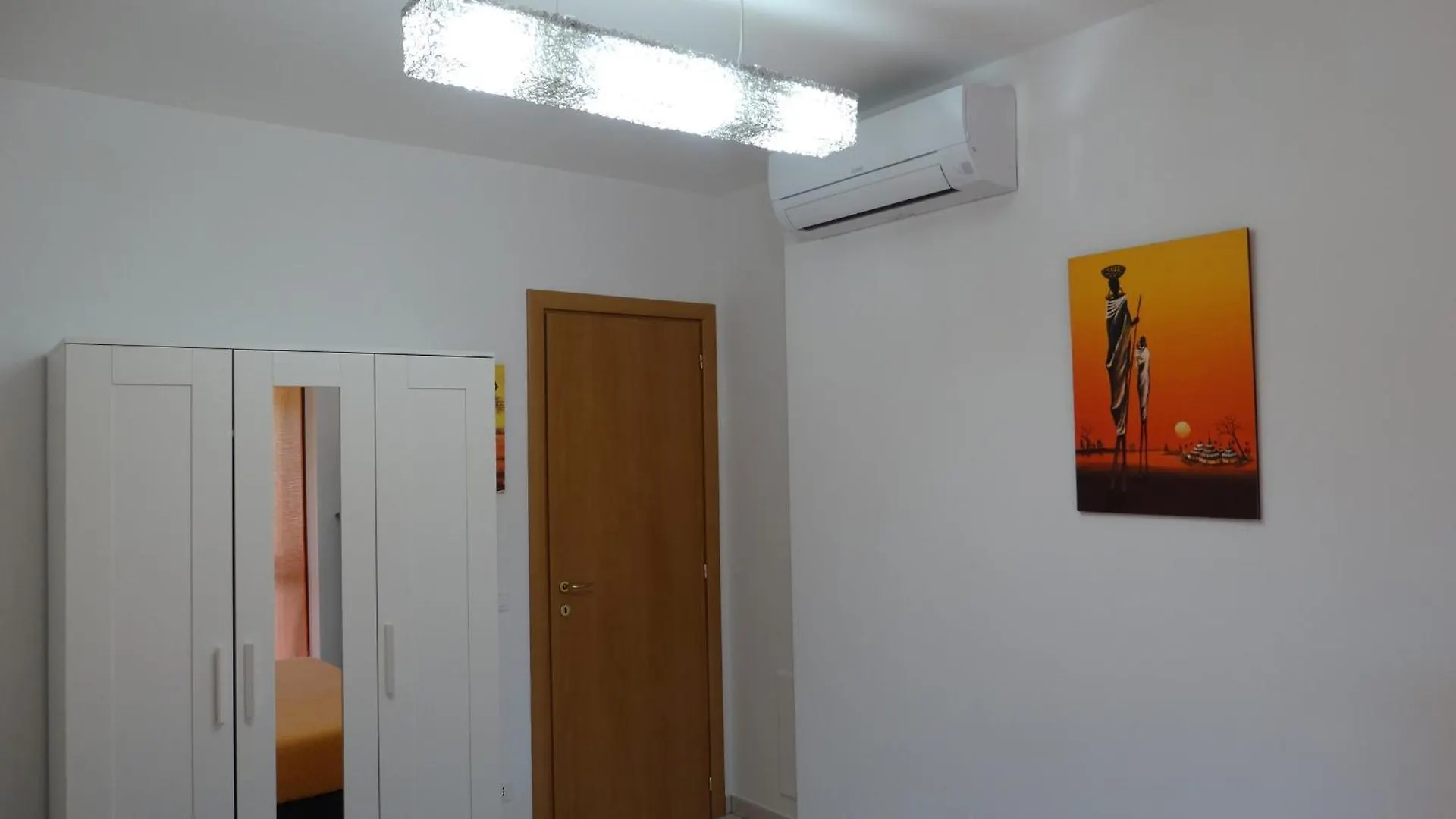 Rose Apartment Luni 0*,