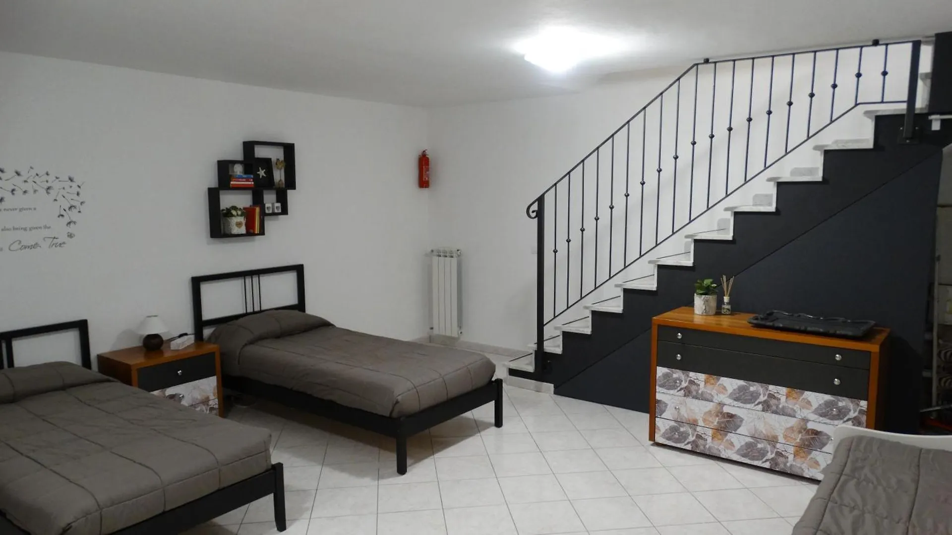 Rose Apartment Luni 0*,